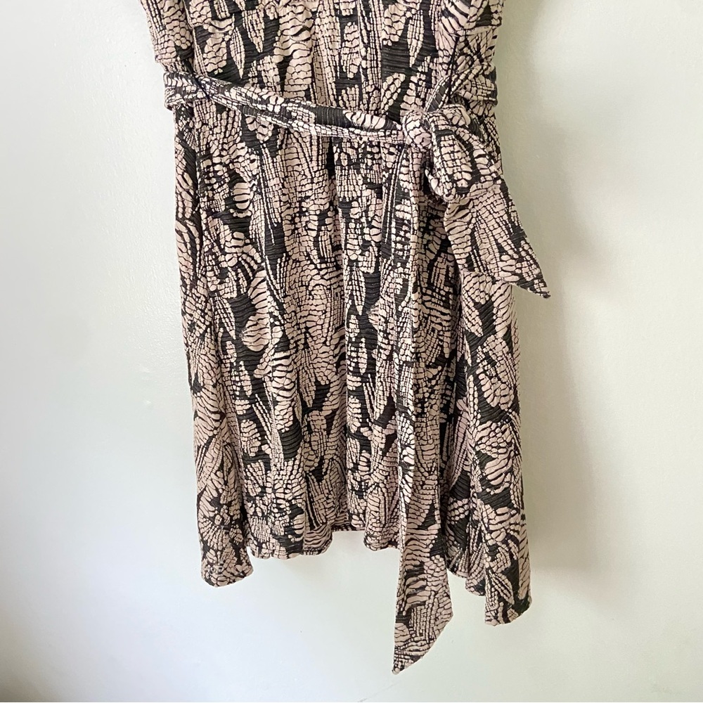 Chico’s stretch knit tie waist dress 3 XL black cream tan V neck floral flare - Picture 5 of 10